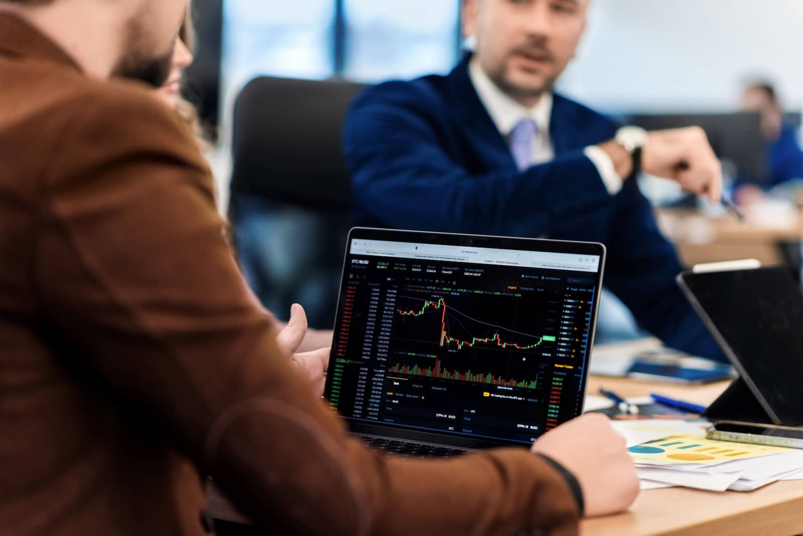 Estratégias de Investimento na Bolsa: Guia para Empresas em 2026